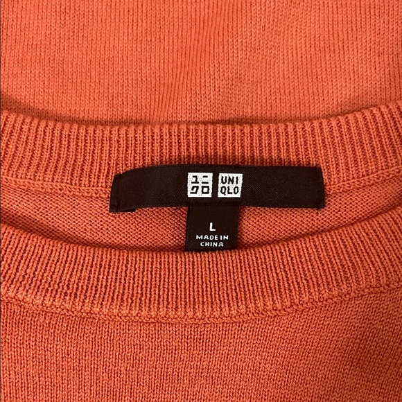 Uniqlo Women’s Crewneck Sweater - Persimmon/Burnt Orange/Rust-100% Wool, Large - Picture 3 of 4